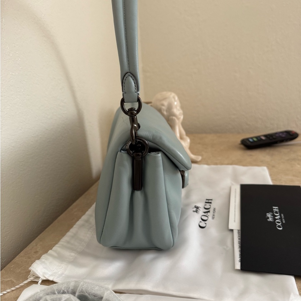 Coach Pillow Tabby 26 shoulder/crossbody - Picture 3 of 10